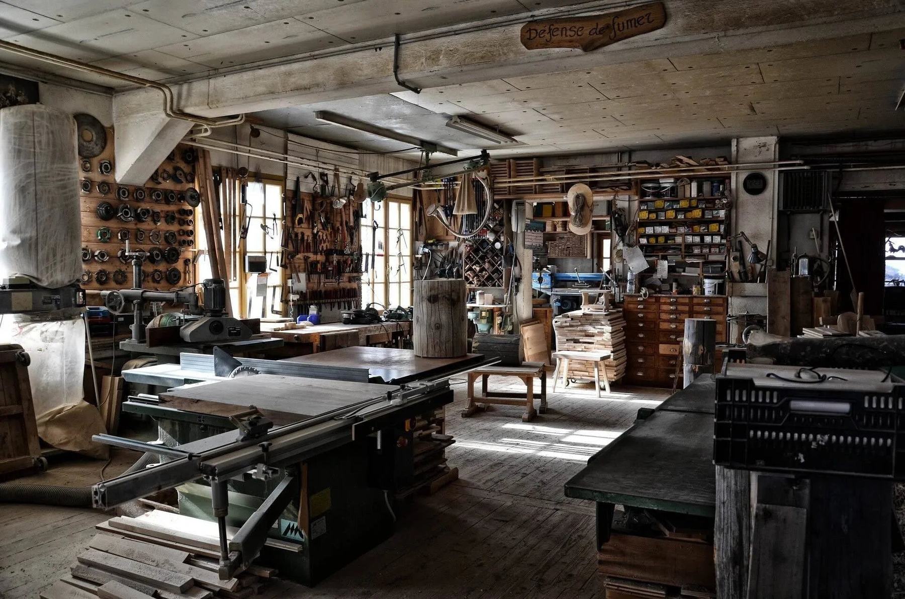 Blick in die Werkstatt der Woodpulse Tischmanufaktur